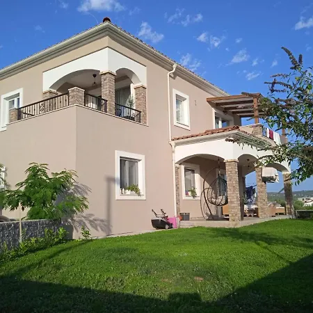 Apartment Ema Primošten