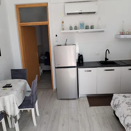 Ema Apartment *